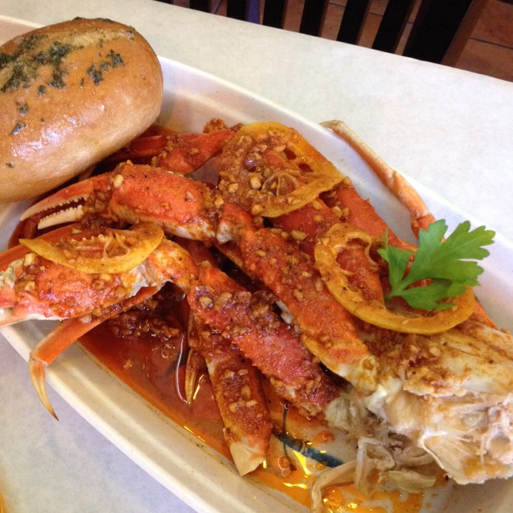 Snow crab clusters, 2 clusters, 17.95, with Shalambang combo sauce