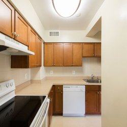 Pooks Hill Tower And Court Contact Agent 14 Photos Apartments Photo Of Pooks Hill Tower And Court Bethesda Md United States