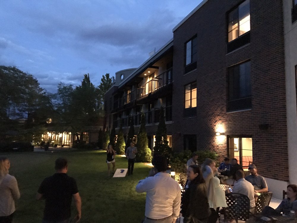 Inn On Woodlake 36 Photos & 40 Reviews Hotels 705 Woodlake Rd