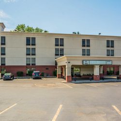 Quality Inn Near Destiny Usa 19 Photos Hotels 401 7th North Photo Of Quality Inn Near Destiny Usa Liverpool Ny United States