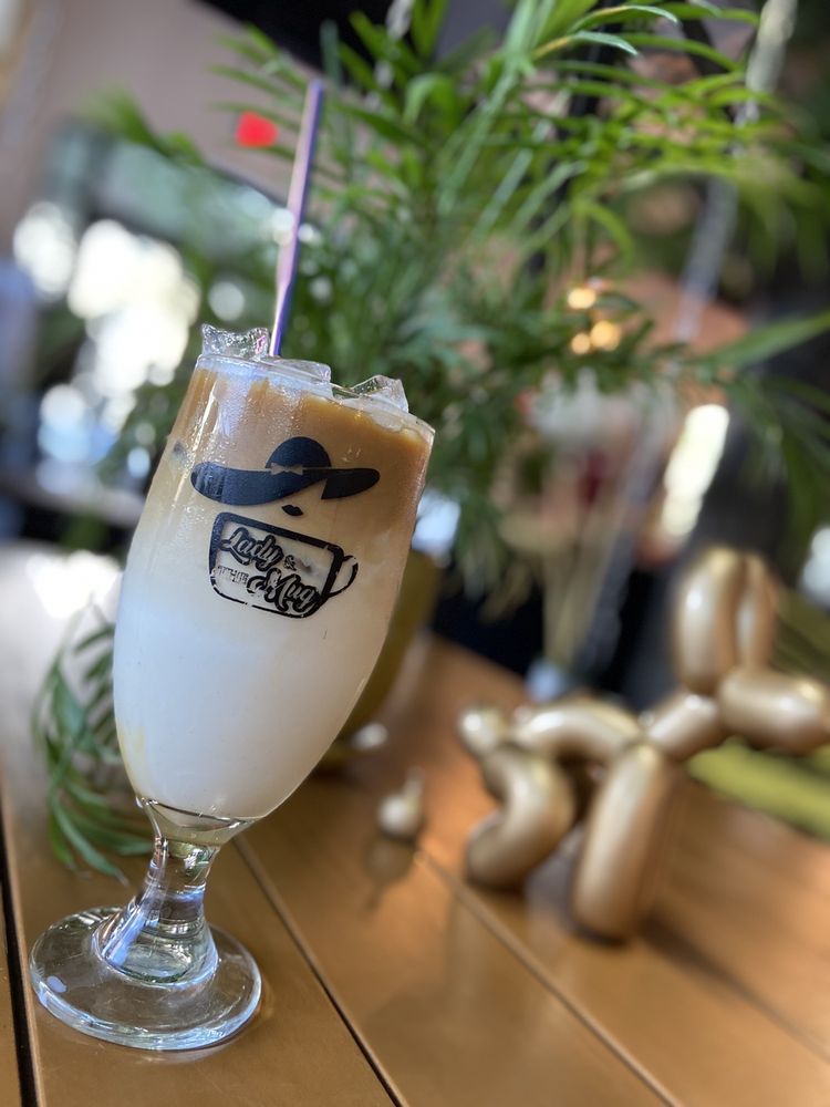 Lady and the Mug - Tampa