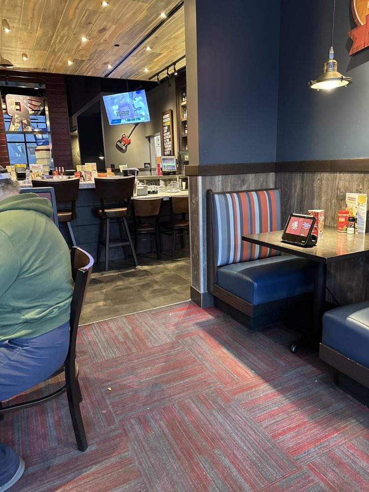 Red Robin Gourmet Burgers and Brews