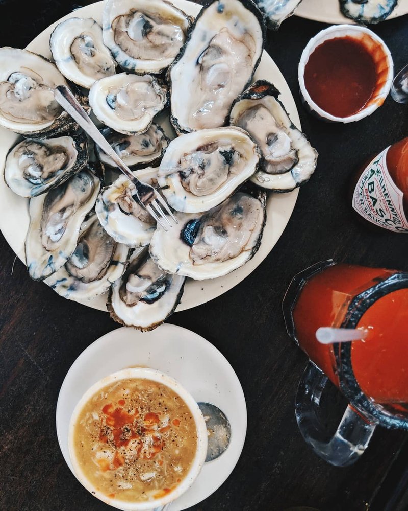 Captain Tom's Seafood & Oyster Bar