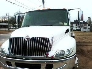 Henderson's Auto Body & Towing