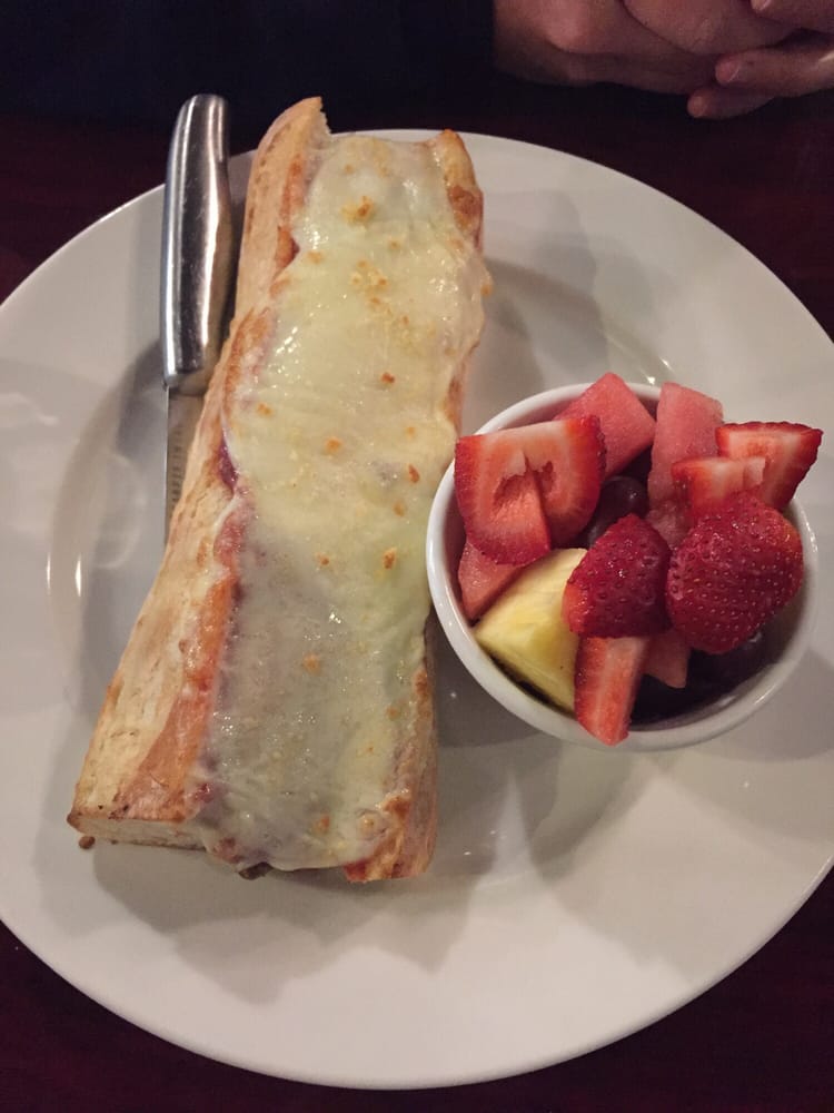 Meatball Sub With A Fruit Subsution For The Regular Kettle Chips Photo Of Angelina S Kitchen Italian Restaurant Wine Bar Woodbury Mn United States