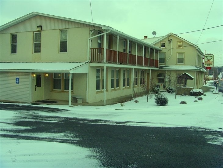 Giannotti’s Country Manor 16 Reviews American (Traditional) 3118