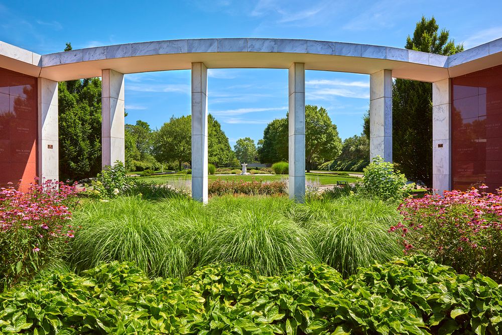 Pinelawn Memorial Park and Arboretum