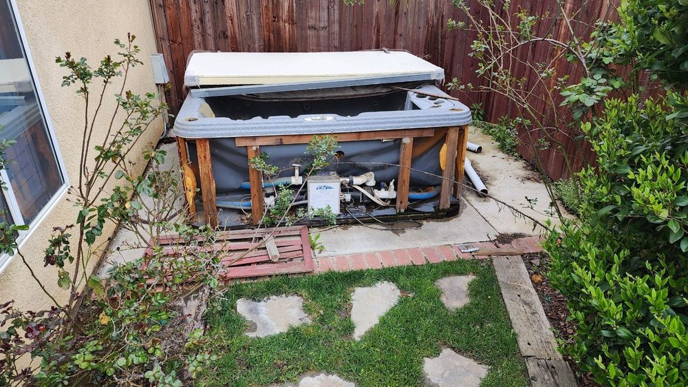 OC Trash Hauling - Junk and Jacuzzi Removals
