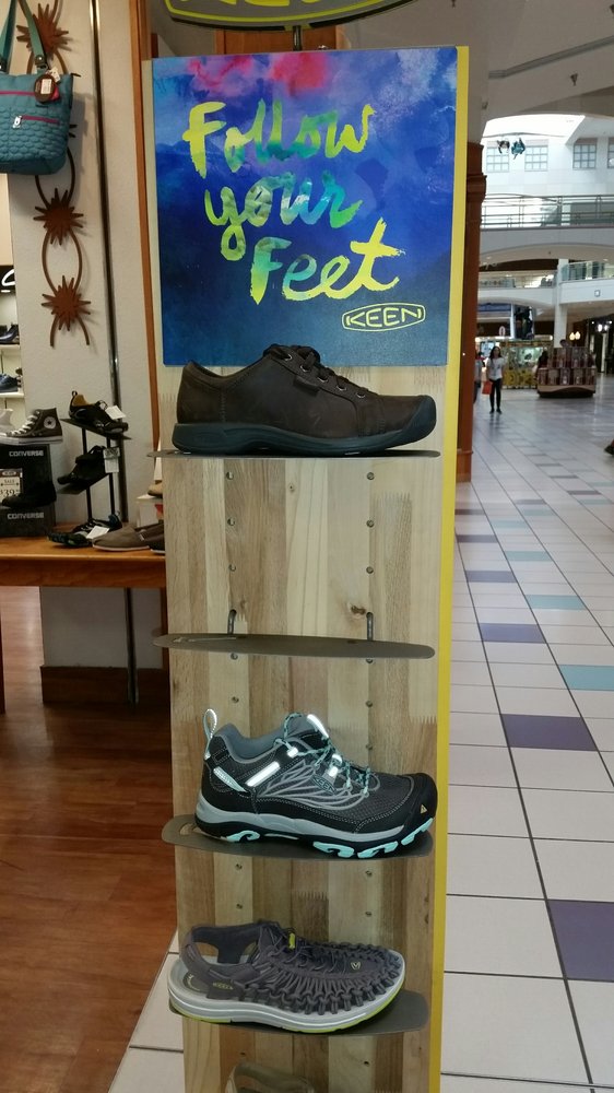 Shoe Fitters Cottonwood Mall CLOSED Shoe Stores 10000 Coors
