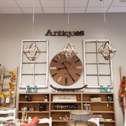 Home Inspirations 20 Photos Decor 1402 Se Everett Mall Photo Of Home Inspirations Everett Wa United States