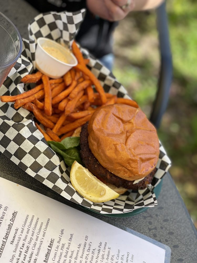 Colonial Tavern Home to the Irish Brigade
