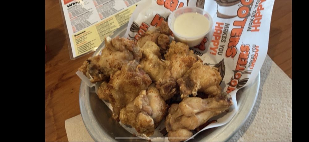 Hooters