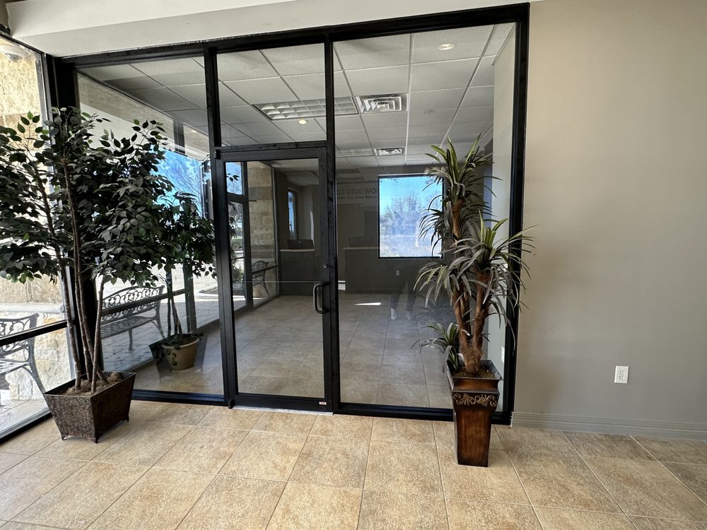 Luxz Painting & Construction Svcs