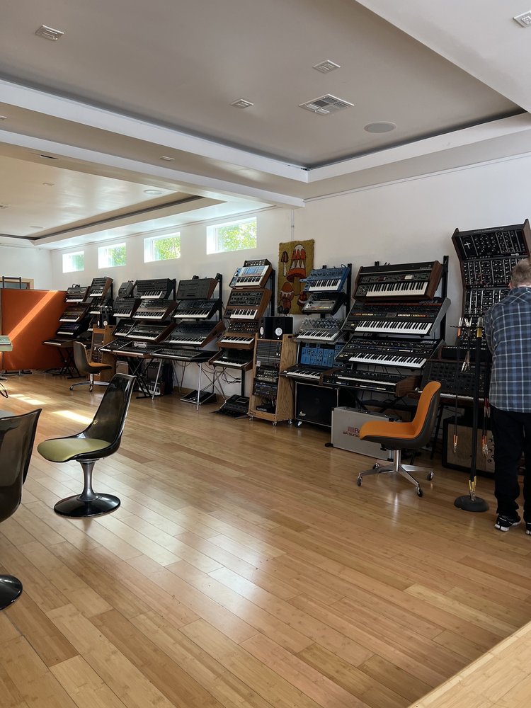 Vintage Synthesizer Museum, Los Angeles Roadtrippers