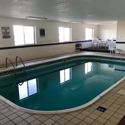 Super 8 Monmouth Il 18 Photos Hotels 1122 N 6th Street Photo Of Super 8 Monmouth Il United States Indoor Swimming