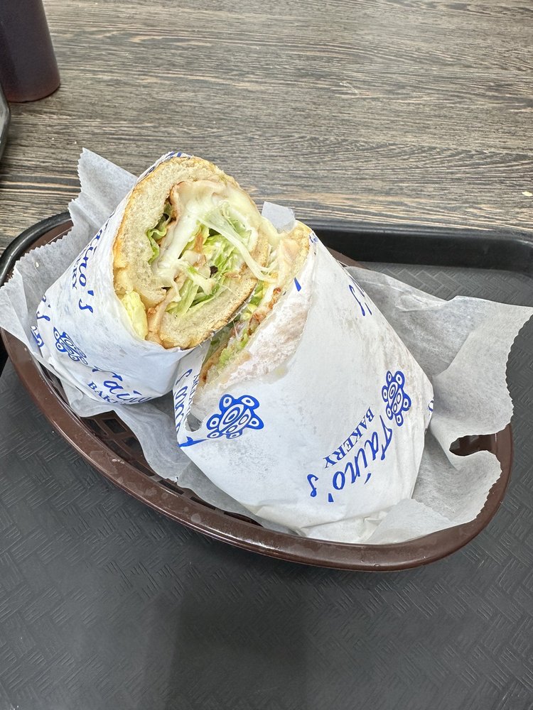 Taino’s Bakery & Restaurant