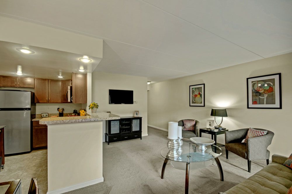 Racquet Club Apartments By Harbor Group Management