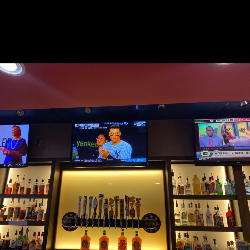 East Coast Wings + Grill