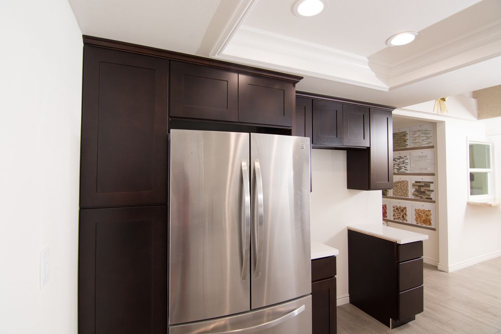 Shaker White Kitchen Cabinets Are Aesthetically Shaker White Kitchen Cabinets Are Aesthetically Designed To Provide A Subtle Appearance In The Yelp
