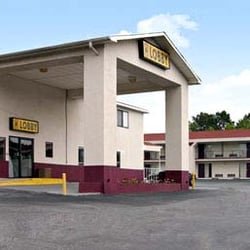 Super 8 Locust Grove Hotels 4605 Bill Gardners Pkwy Photo Of Super 8 Locust Grove Ga United States