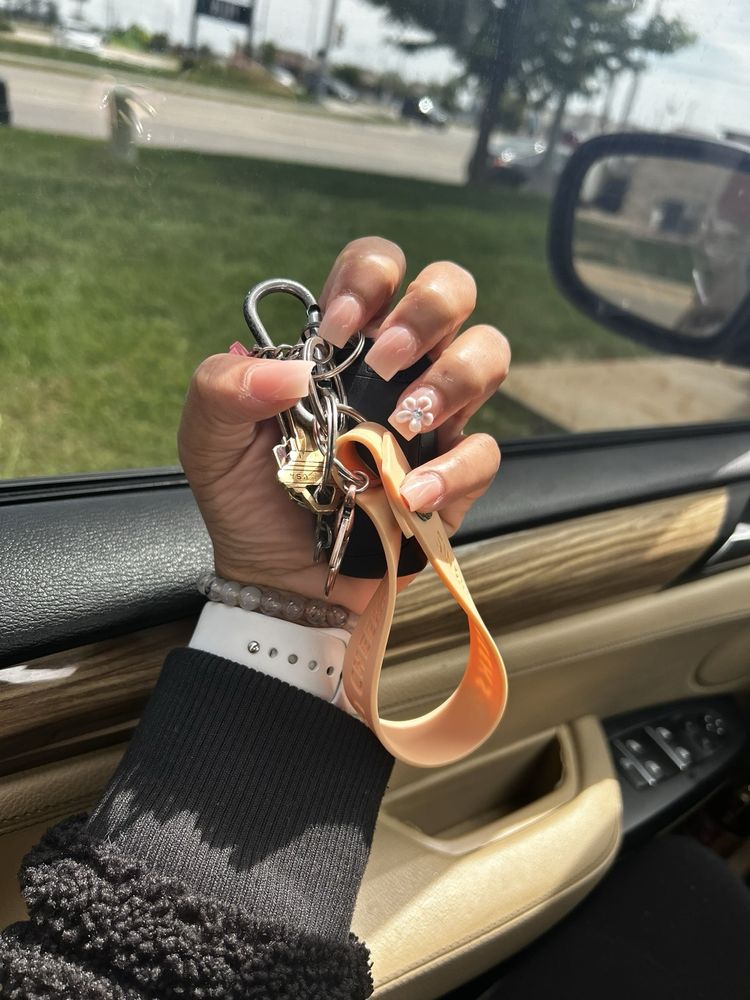 Q Nails & Spa Image