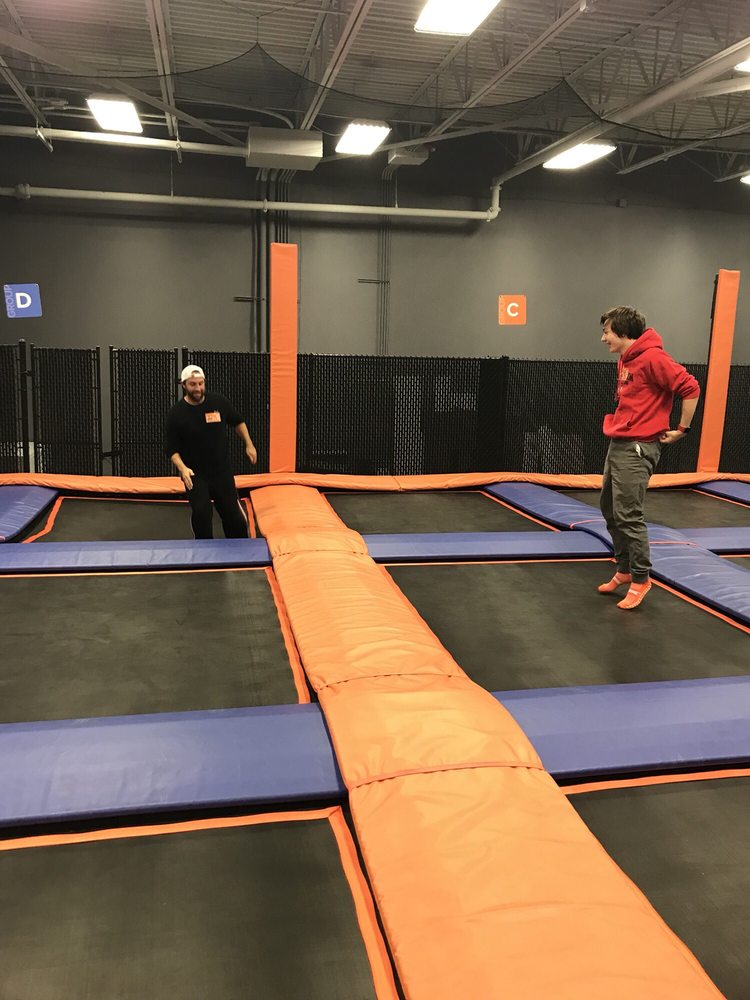 Sky Zone Trampoline Park Trampoline Parks 7522 Beechmont Ave
