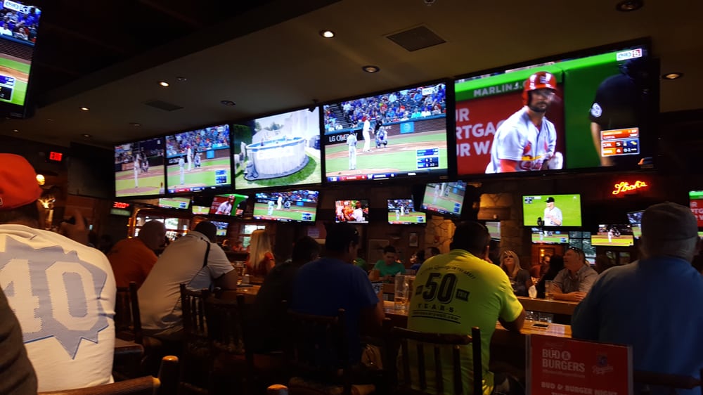 Tons of screens Yelp