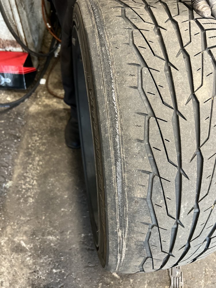 AW's Auto Service & Tires