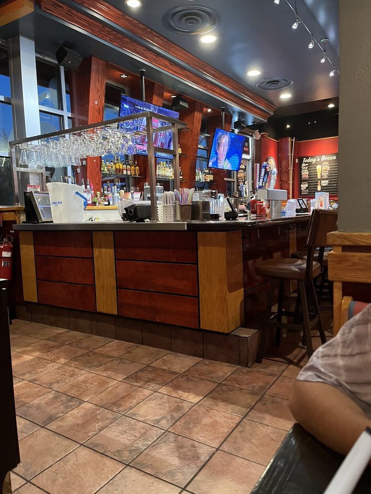 Red Robin Gourmet Burgers and Brews