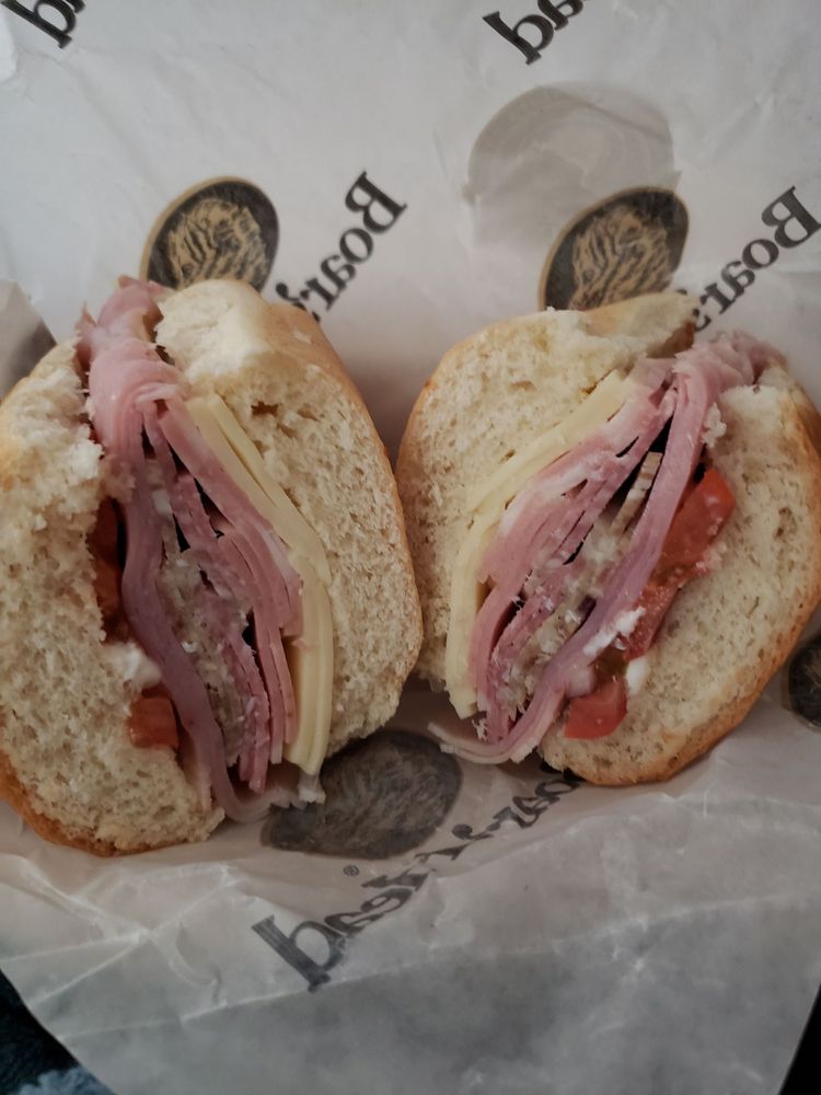 Del Mesa Liquor and Deli