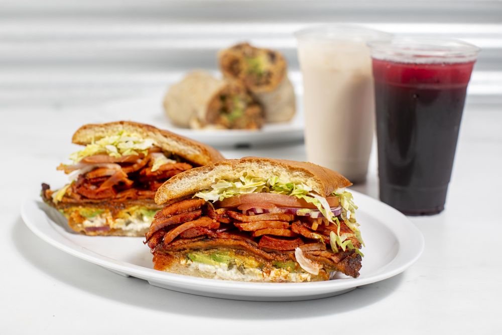 Tortas y taquería los picudos