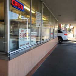 Andre S Drive In 19 Photos 37 Reviews Burgers 1419 Brundage Photo Of Andre S Drive In Bakersfield Ca United States