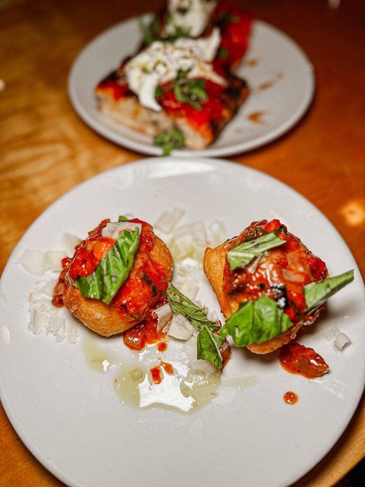 Mission Pizza Napoletana