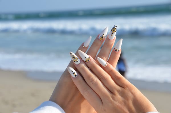 Laqué Nail Bar And Beauty Lounge 13041 Victory Blvd North Hollywood Hotels Nearby
