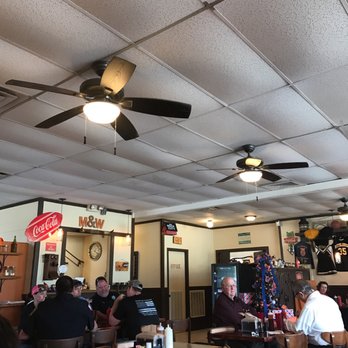 M W Smokehouse Bbq 24 Photos 14 Reviews Barbeque 609 Photo Of M W Smokehouse Bbq Bonifay Fl United States Inside The Restaurant