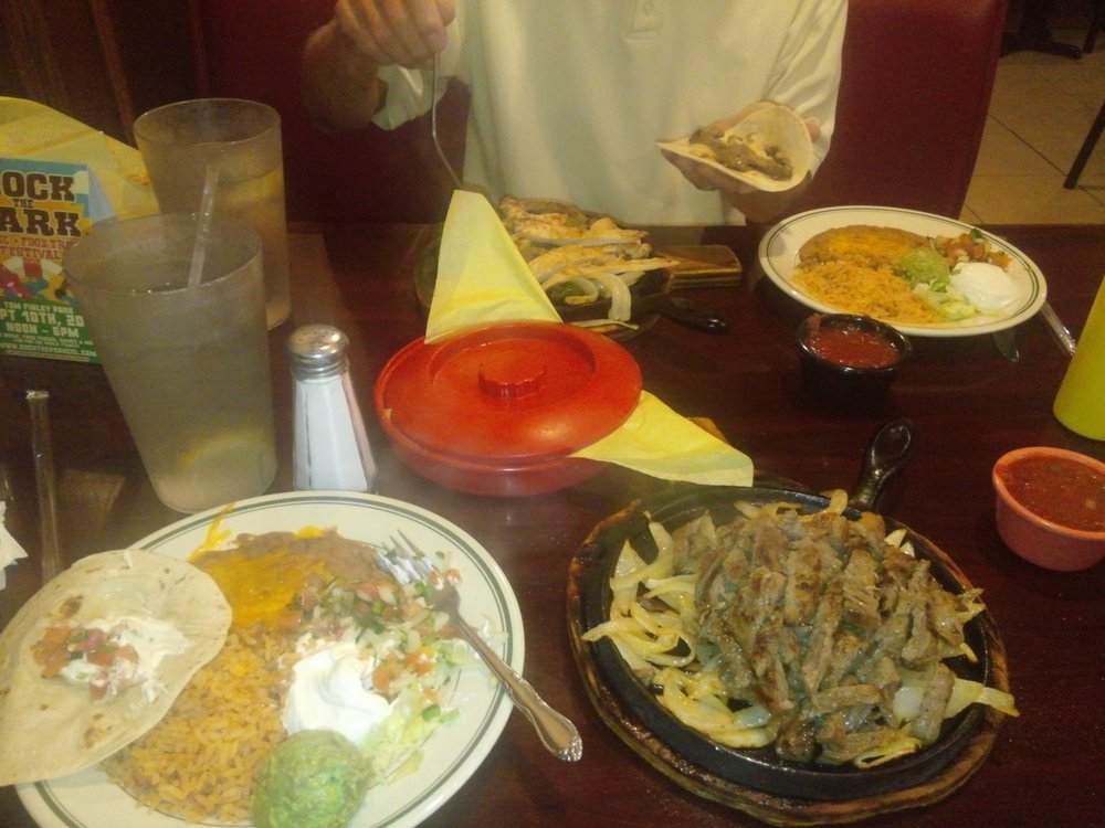 Lakeside Cafe Restaurants 426 S Gun Barrel Ln, Gun Barrel City, TX Restaurant Reviews