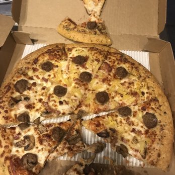 Pizza Hut 50 Photos 66 Reviews Pizza 3317 S Bristol
