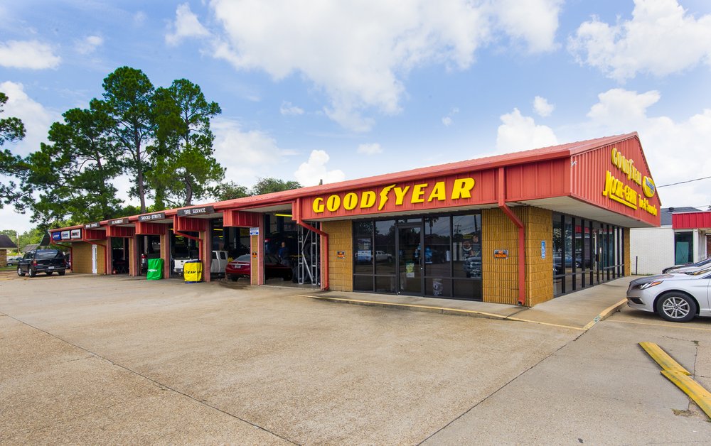 Moore's Tire & Service Centers