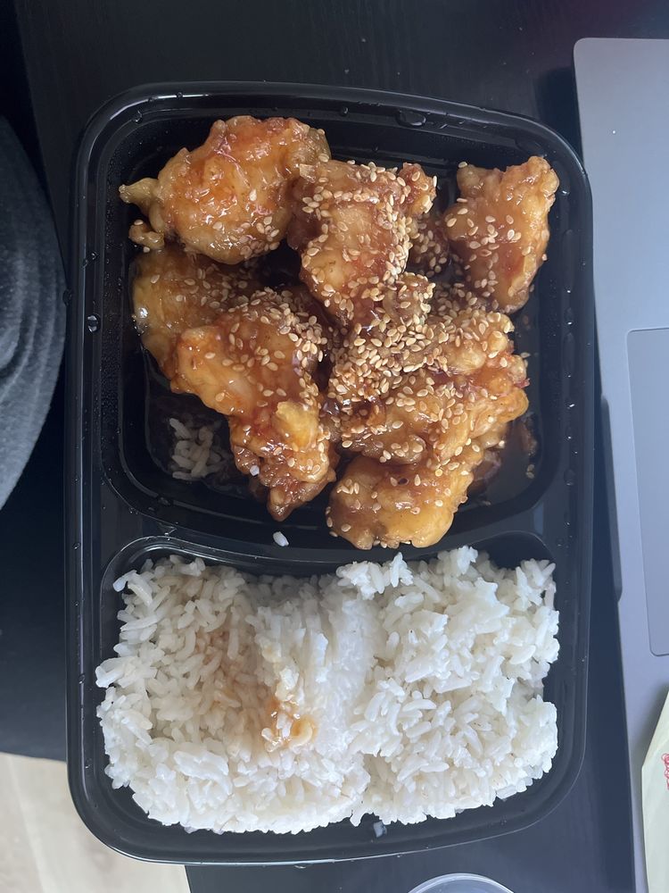 Egg Rolls Chinese Cafe