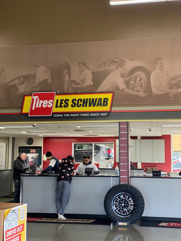 Les Schwab Tire Center