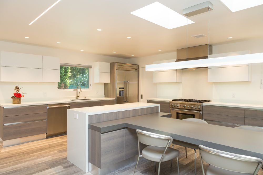 Quartz Countertop And Built In Breakfast Table Silestone