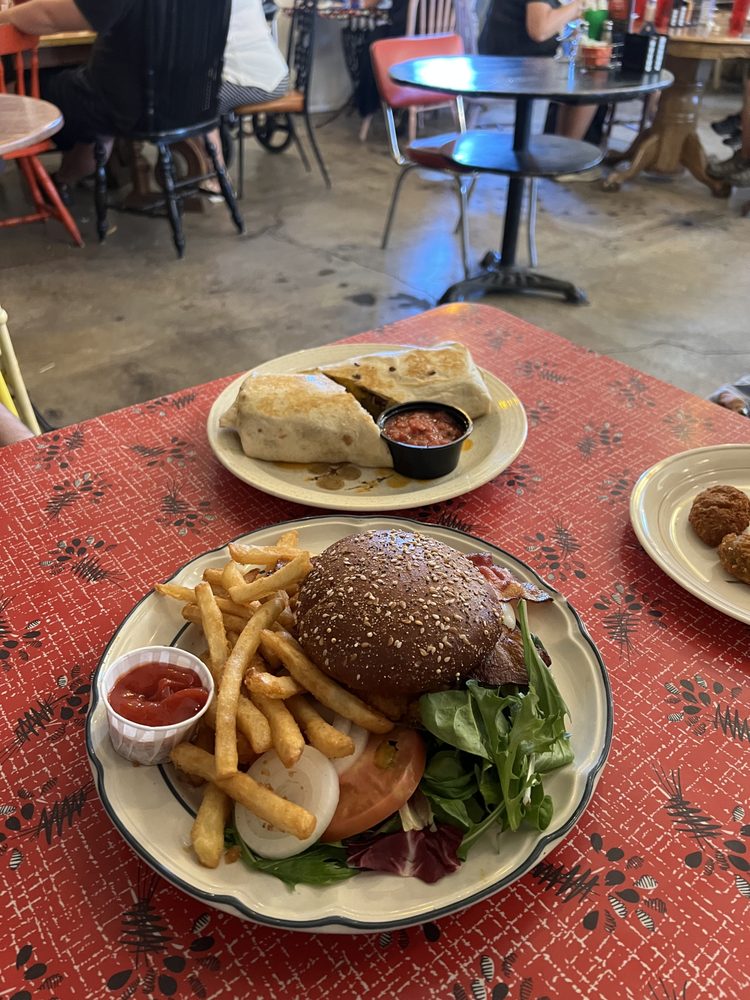 The Toasted Owl Cafe