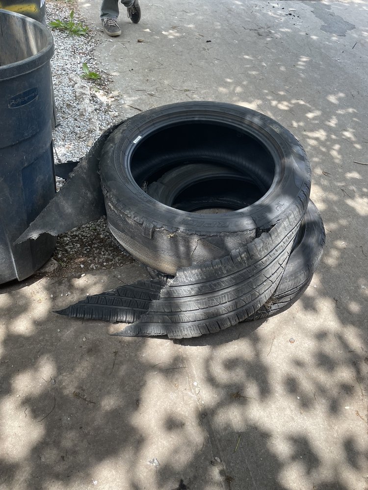 Sam's Auto Body Shop