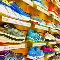 running shoes az