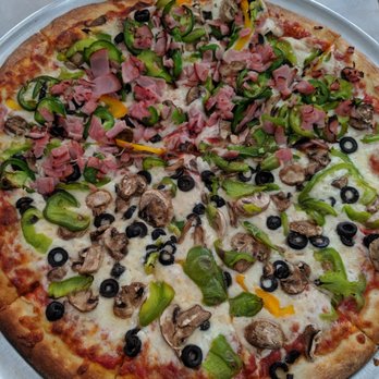 Rocco S Pizza 24 Photos 70 Reviews Pizza 205 W