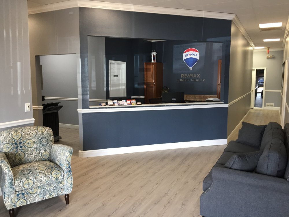 Re/Max Sunset Realty