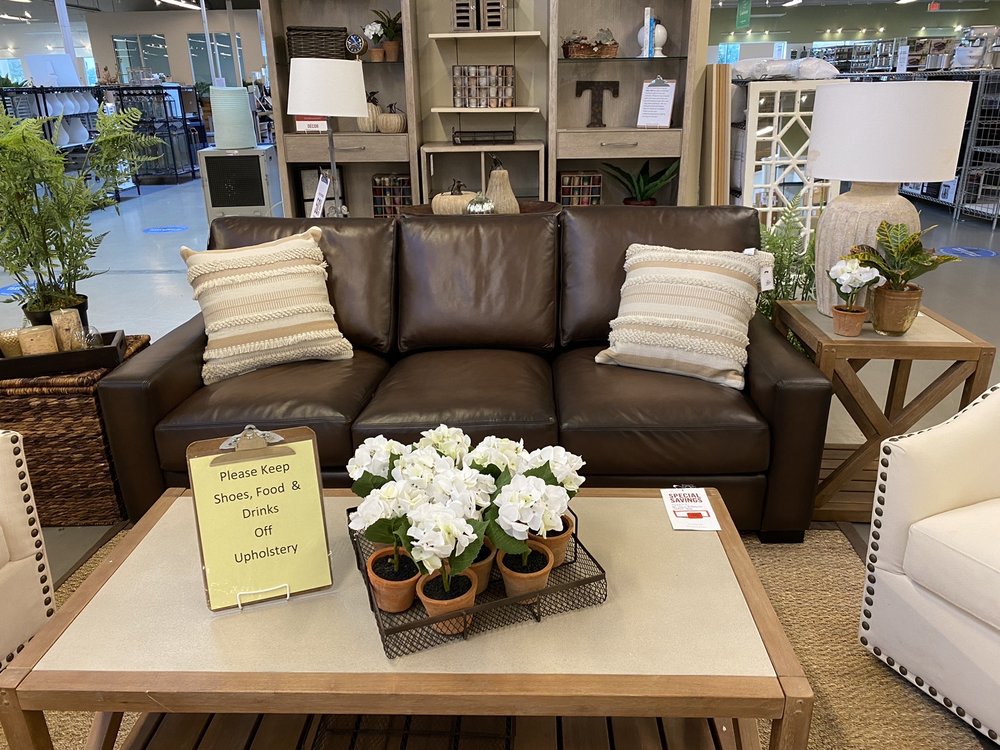 Pottery Barn Outlet