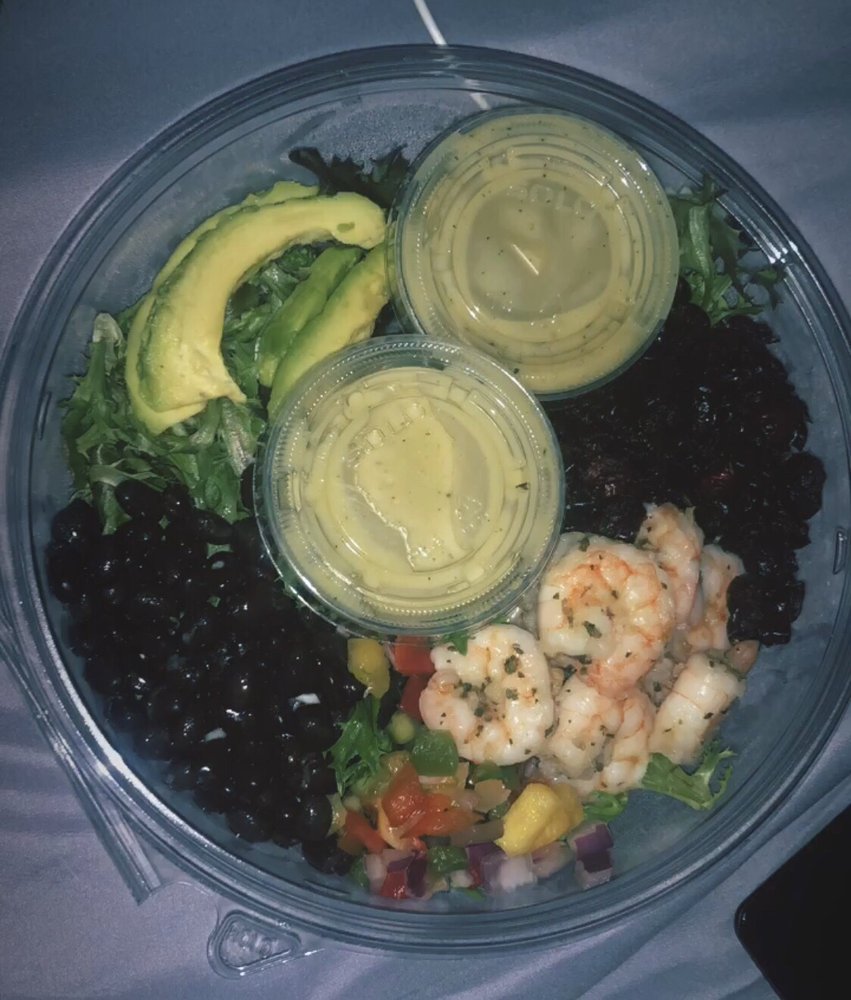 blend smoothie and salad bar
