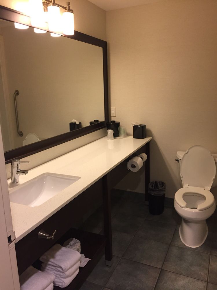 Holiday Inn Express Whitby Oshawa