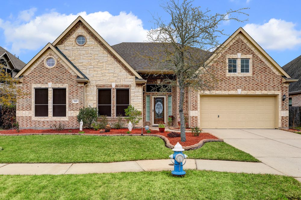 RE/MAX Crossroads Realty